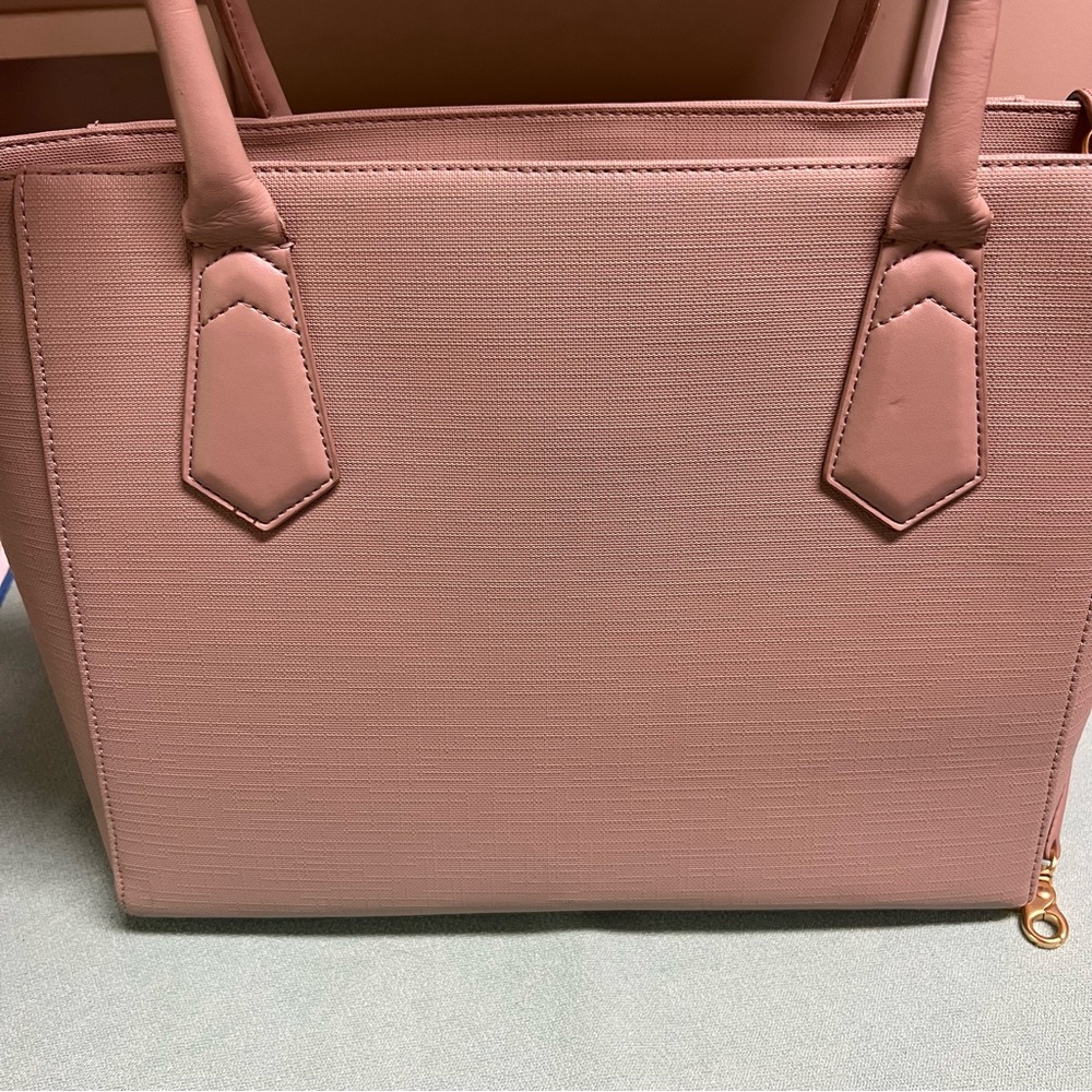 Dagne Dover Legend signature computer tote. Multiple interior pockets zip close - Picture 2 of 16